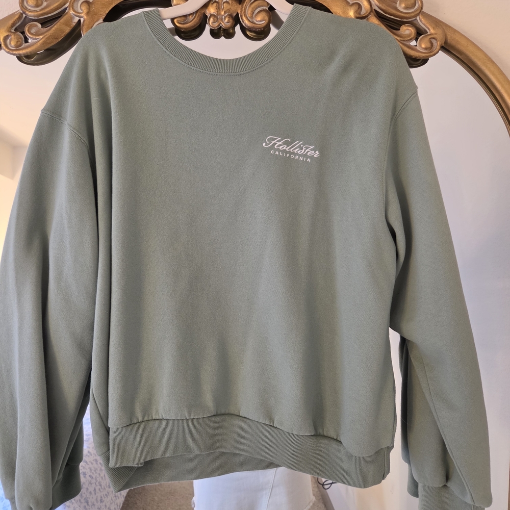 Hollister Women's Olive Green Sweatshirt